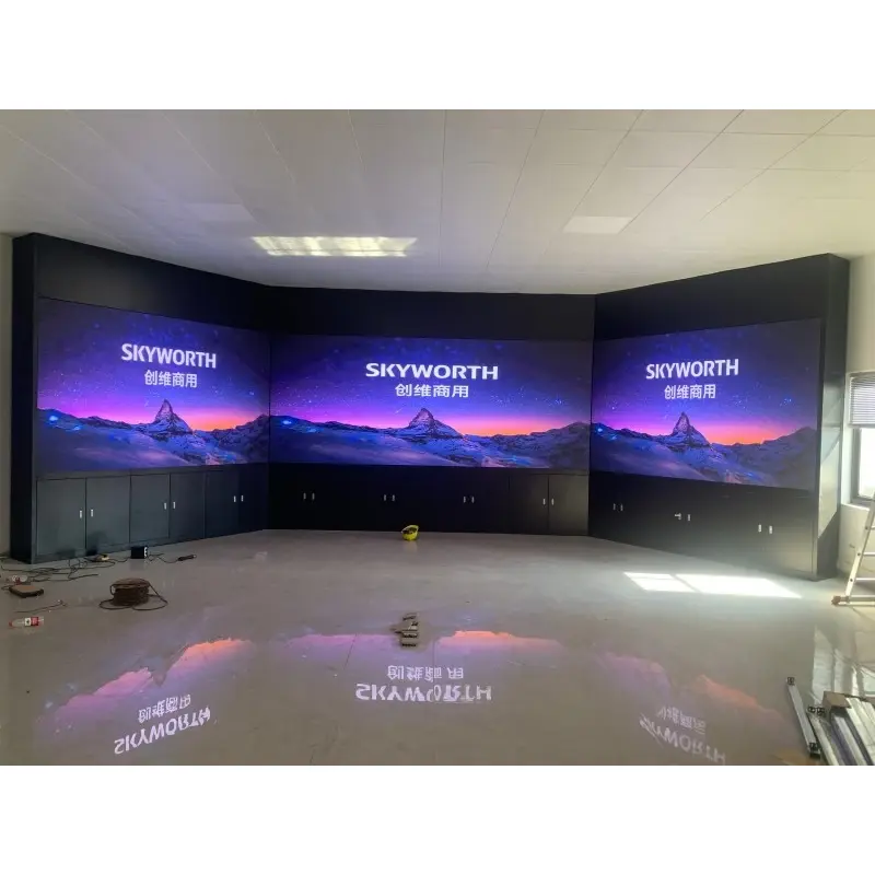 Suporte de piso curvo para display LED